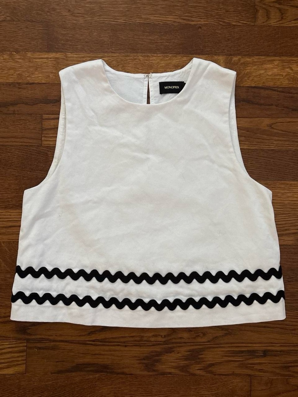 Monoprix white top with black wavy trim - size small